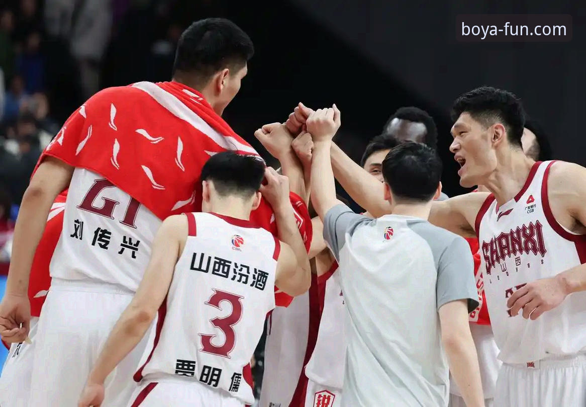 CBA季后赛焦点战解析：山西横扫青岛的实战复盘与平台观赛体验